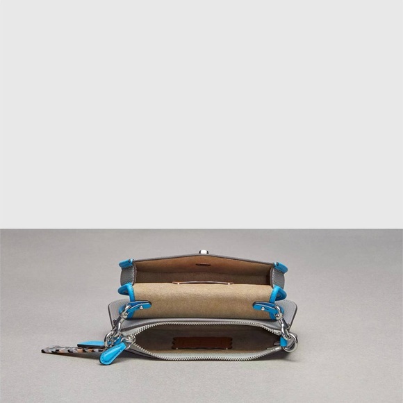 Wavy Double Pouch Bag In Coachtopia Leather - Picture 5 of 11